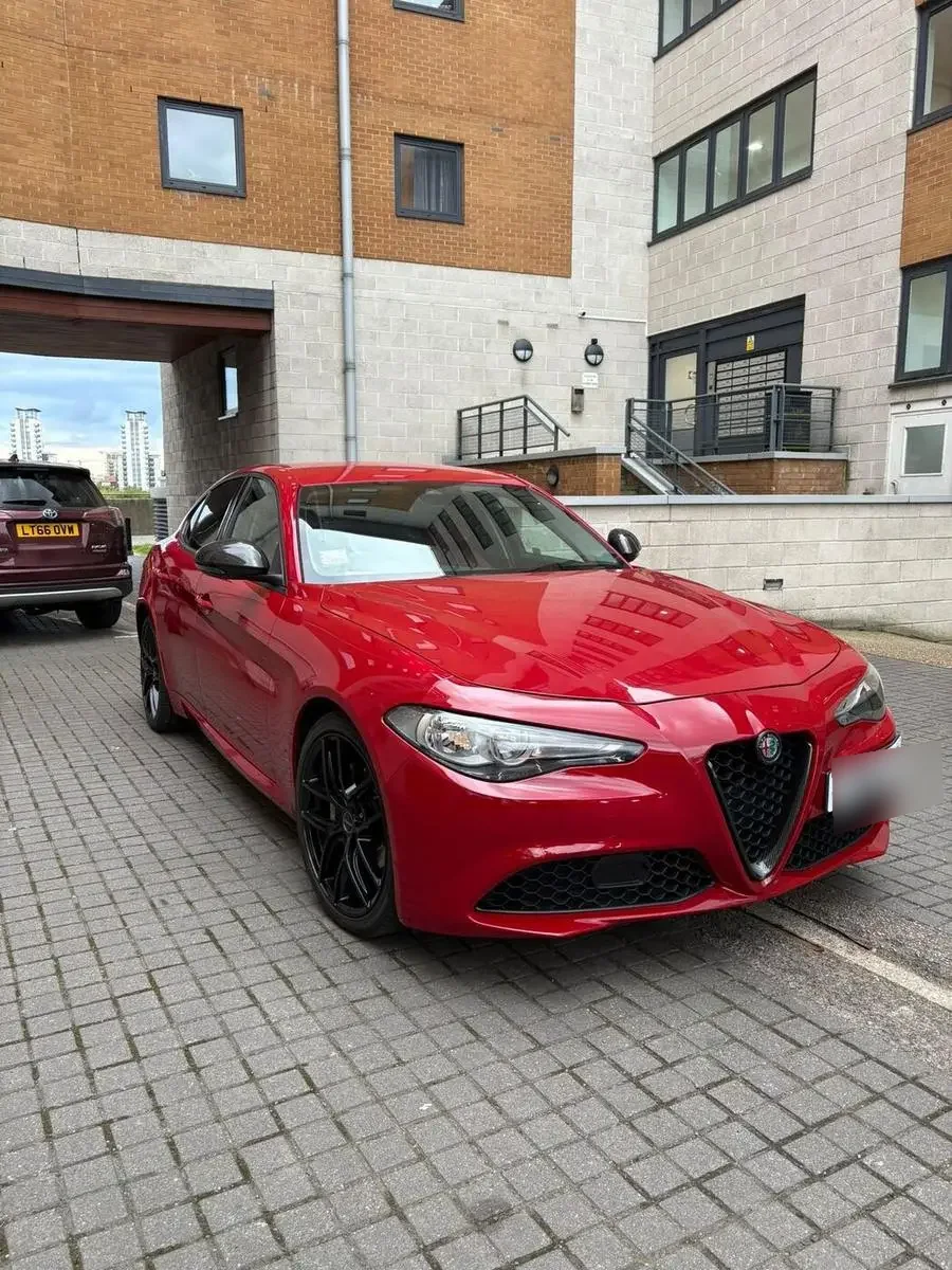 Alfa Romeo Giulia panel with the scratch repaired and paint blended after work